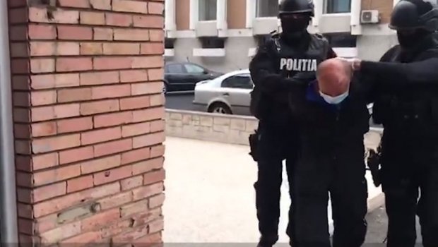 Criminalul, care a incendiat o fată de 17 ani, a murit. Încercase să se spânzure în arest
