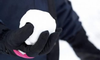 Maşini bulgărite de puştii din Floreşti. Mesaj pentru părinţi: "Vă rog, educați-vă copiii. Poate şoferul va avea o reacţie neașteptată"