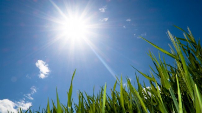 Un val de căldură din Africa se îndreaptă spre România. Aduce temperaturi de peste 25 de grade