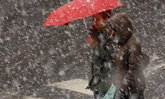 Vreme rea pe final de săptămână! Meteorologii anunță ploi, polei, vânt și ninsori în toată țara