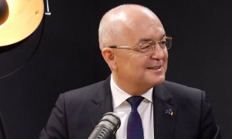 4 sfaturi de la Emil Boc în Ajunul Crăciunului: "De aici începe ora exactă! No, nu-i chiar ușor asta, dar AVEŢI GRIJĂ..."