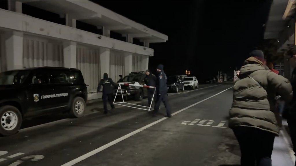 Gata cu statul la coadă la vamă. România a intrat de anul nou în Schengen. Cum călătorim de acum