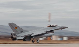 Un nou avion F-16 Fighting Falcon a ajuns la Baza Aeriană din județul Cluj