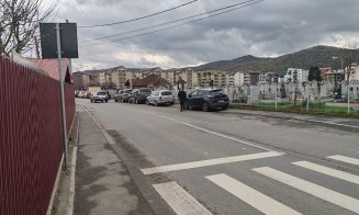Despre trotuarele ocupate de maşini în Floreşti: "Oameni buni, ce ne dorim de la conducerea satului ar trebui să plece întâi de la noi"