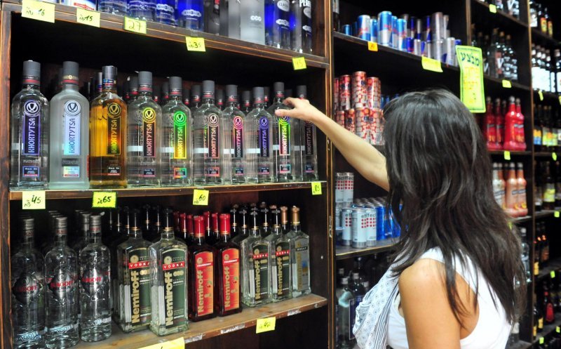 Alcool vândut ILEGAL în Cluj-Napoca în apropierea unei secții de votare. Ce sancțiune au dat polițiștii